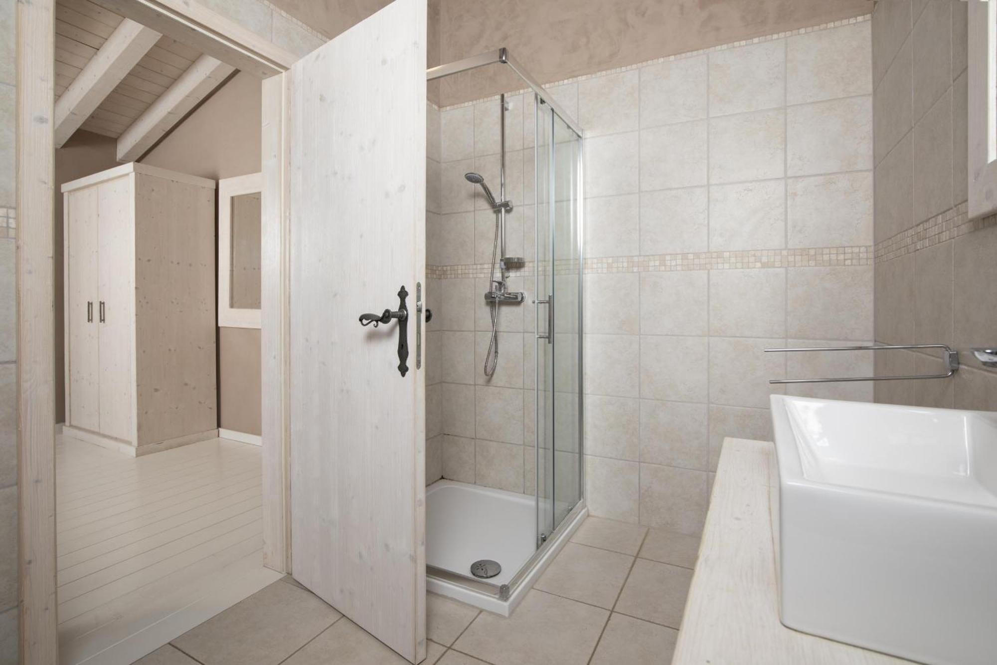 Villa Bella - Beautiful And Modern House With Pool, Souna, Jacuzzi & Playground, Liznjan - Istra Exterior photo