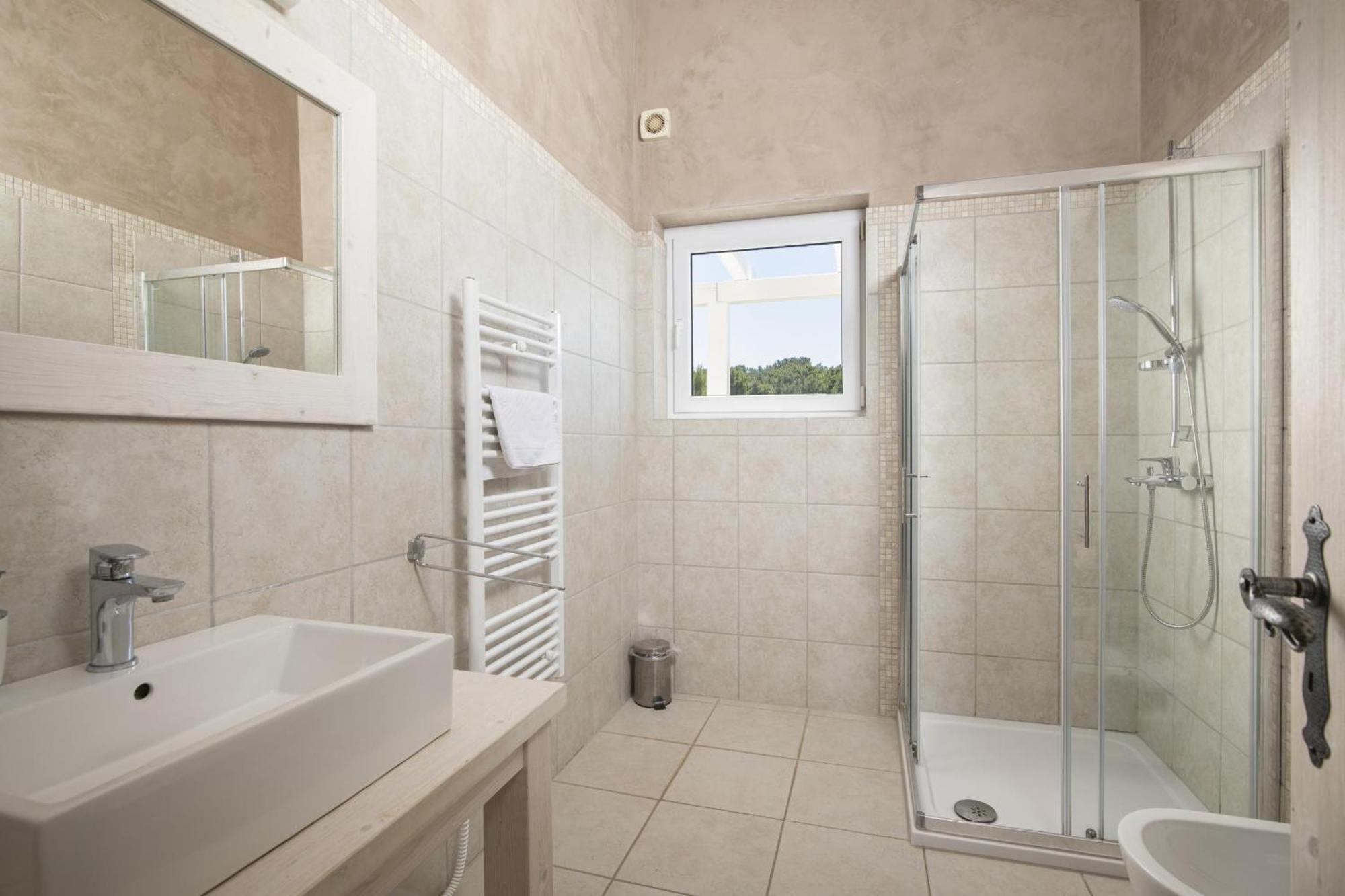 Villa Bella - Beautiful And Modern House With Pool, Souna, Jacuzzi & Playground, Liznjan - Istra Exterior photo