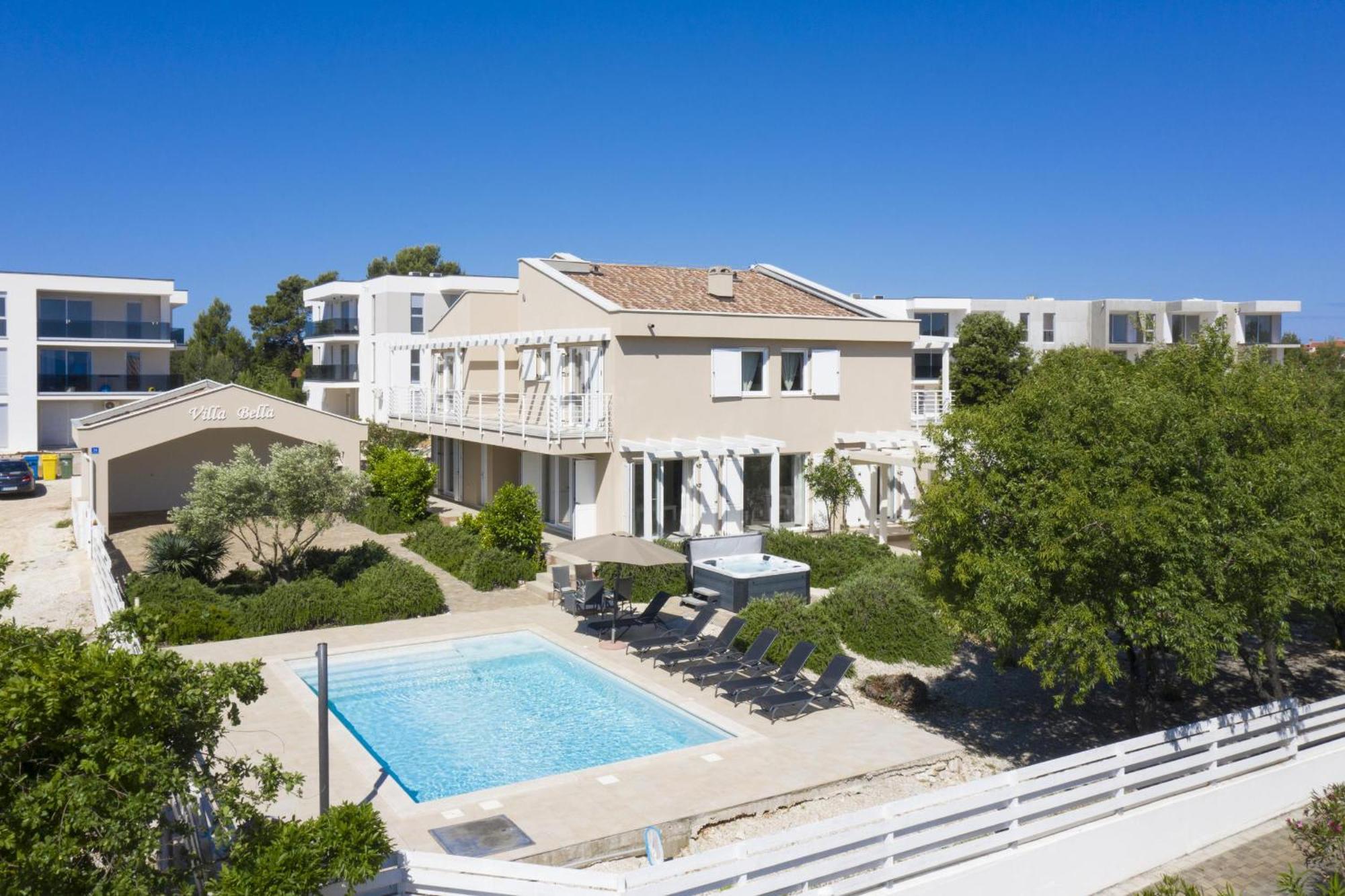 Villa Bella - Beautiful And Modern House With Pool, Souna, Jacuzzi & Playground, Liznjan - Istra Exterior photo